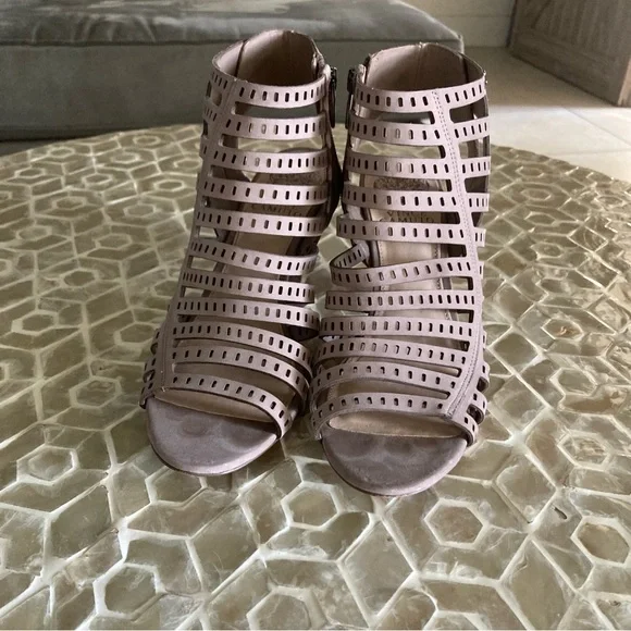 Vince Camuto Evalina Cone-Heel Dress Sandals in ‘dusty mink’ - Picture 3 of 10